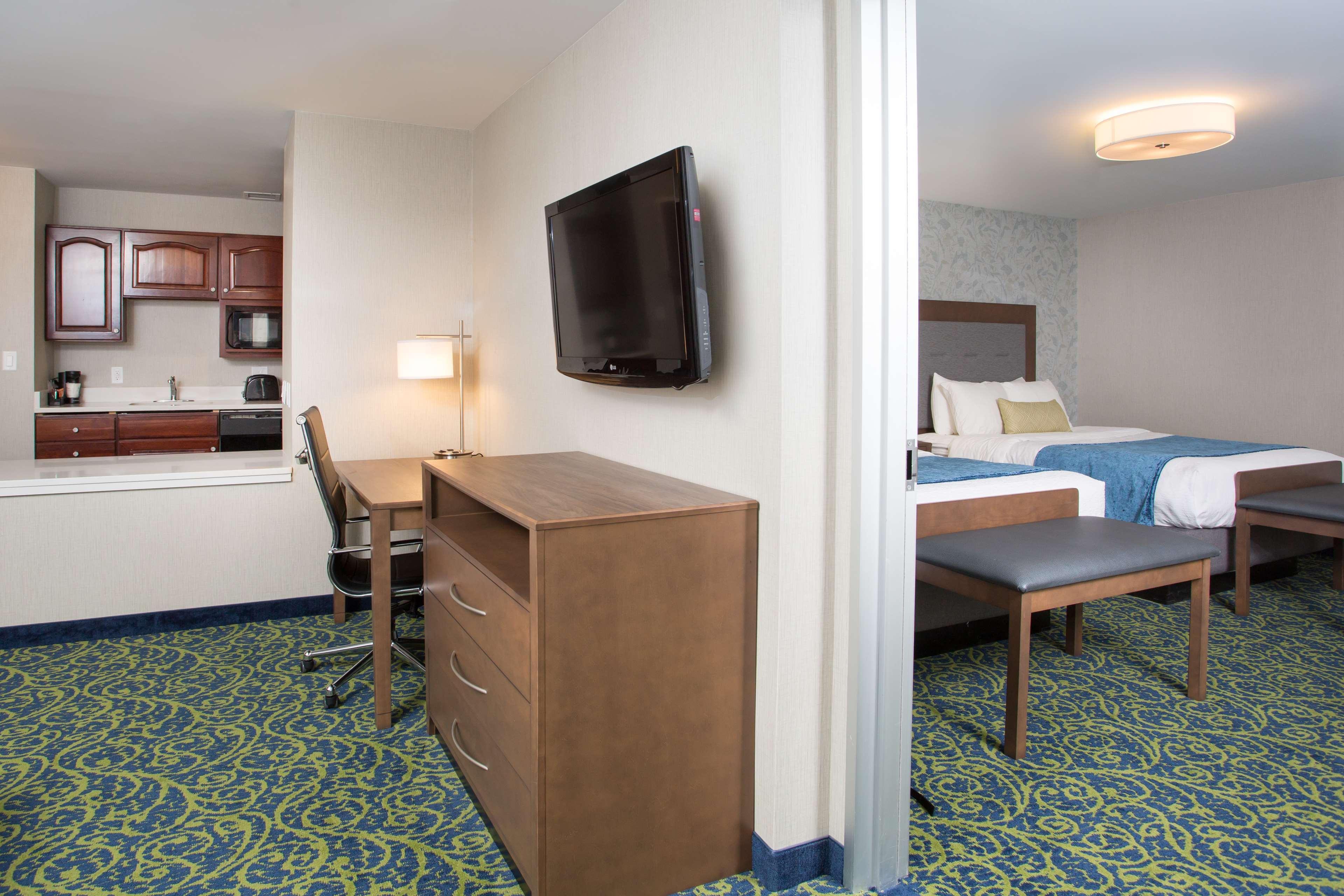 Best Western Plus Portsmouth Hotel & Suites Bagian luar foto