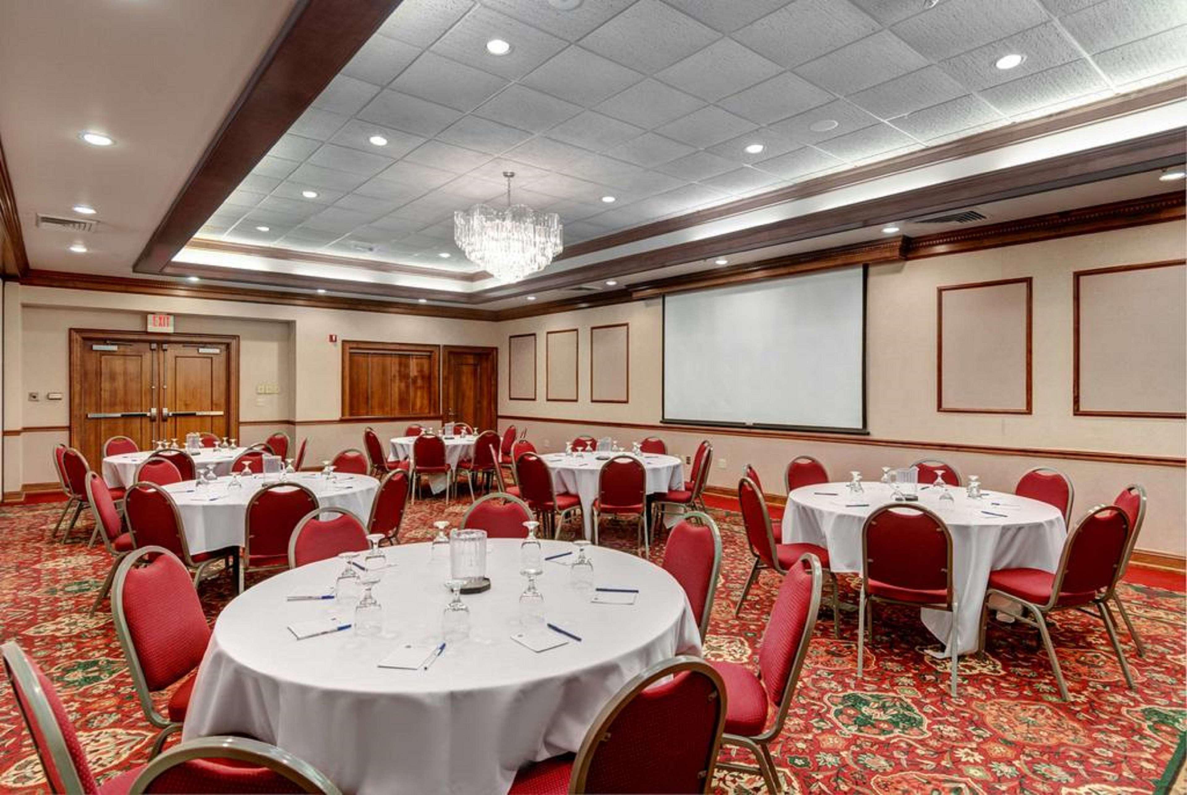 Best Western Plus Portsmouth Hotel & Suites Bagian luar foto