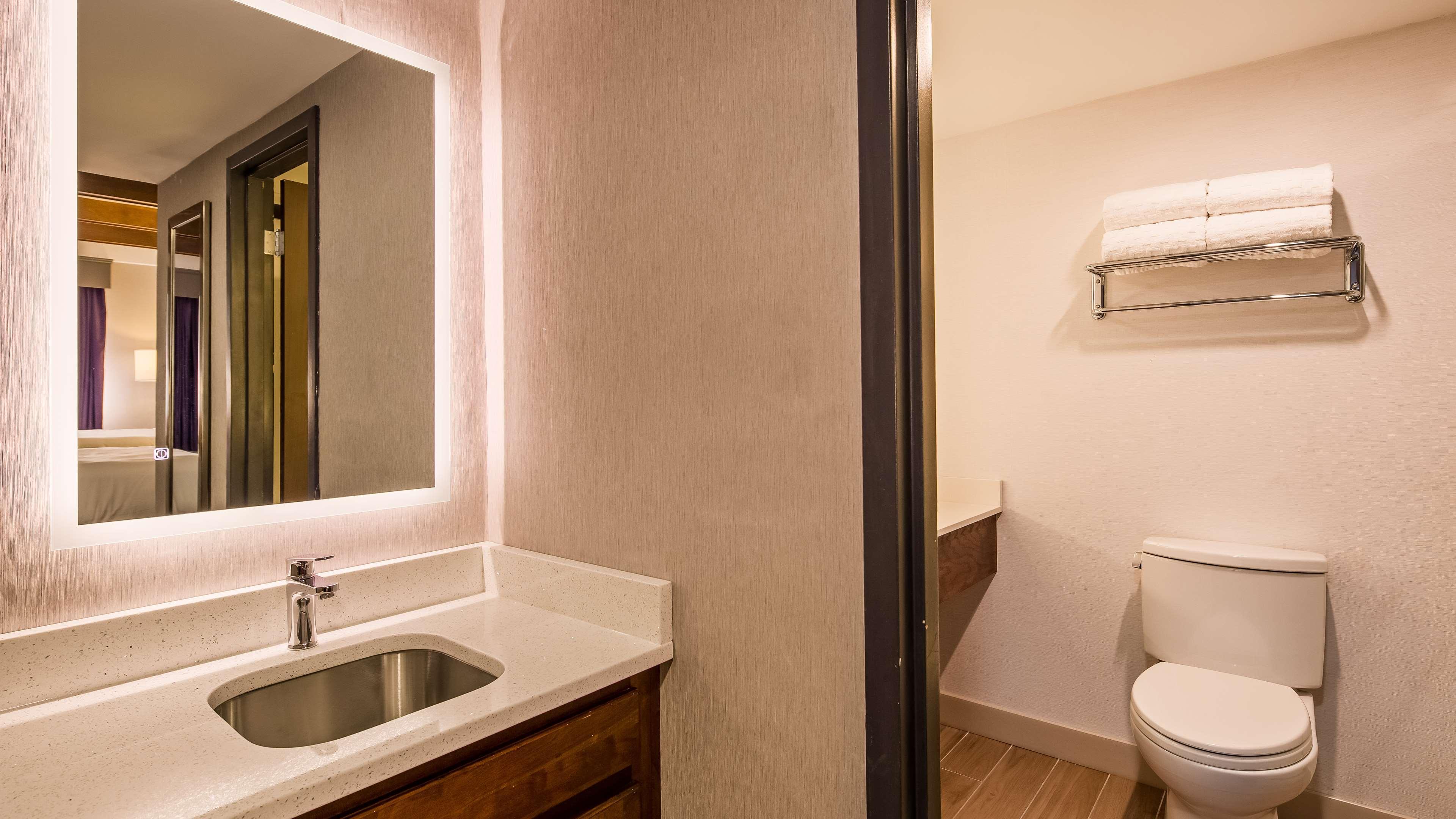 Best Western Plus Portsmouth Hotel & Suites Bagian luar foto